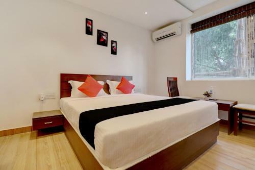 Capital O 43639 Hotel Sri Alok Park