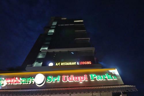 Capital O 43639 Hotel Sri Alok Park
