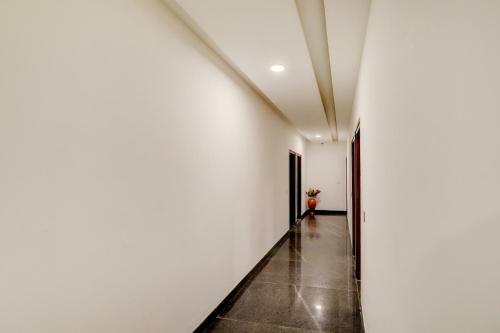 Capital O 43639 Hotel Sri Alok Park