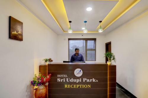 Capital O 43639 Hotel Sri Alok Park