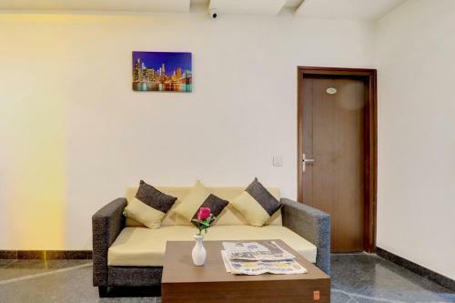 Capital O 43639 Hotel Sri Alok Park