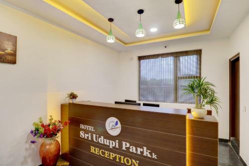 Capital O 43639 Hotel Sri Alok Park