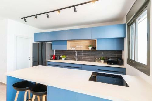 Apartamento Bright Sunny Holiday Home With Sea Views