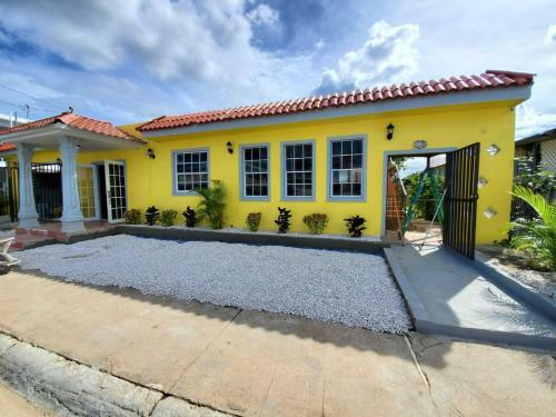 Large 8br Sleeps 38 People With Over 3000 Sq Ft