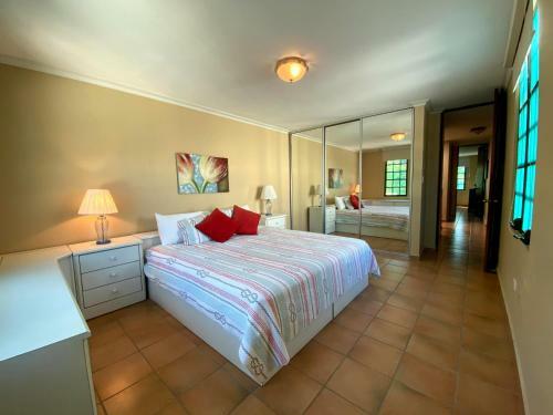 Villa Coral Reef- 4br With Community Pool Overlooking Ocean