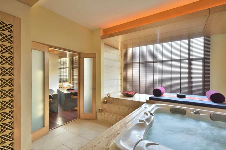Radisson Blu Hotel, Indore