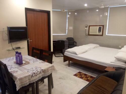 Service Apartment, Park Street, Calcutta