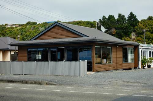 Paradise Inn - Kaikoura Holiday Home