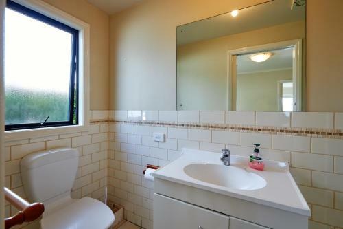 Paradise Inn - Kaikoura Holiday Home