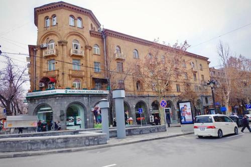 Lux Apartment On 34 Abovyan Str