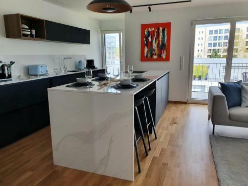 Apartamento 2bd Designer Apt. 134m2 In Strassen