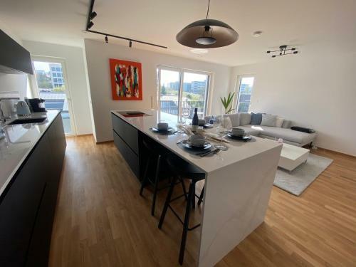 Apartamento 2bd Designer Apt. 134m2 In Strassen