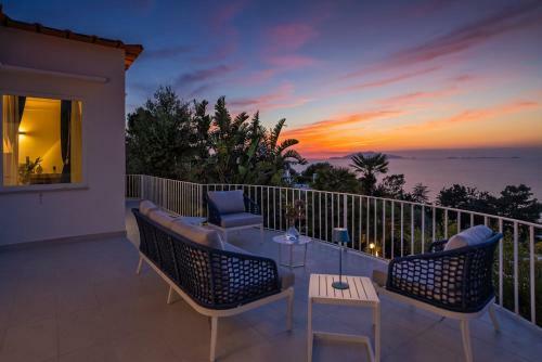 Hostal Capri Blue Luxury Villa Le Tre Monelle