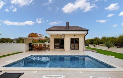 Nice Home In Bilice With 3 Bedrooms