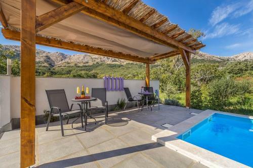 Studio Apartman U Ku?i S Bazenom
