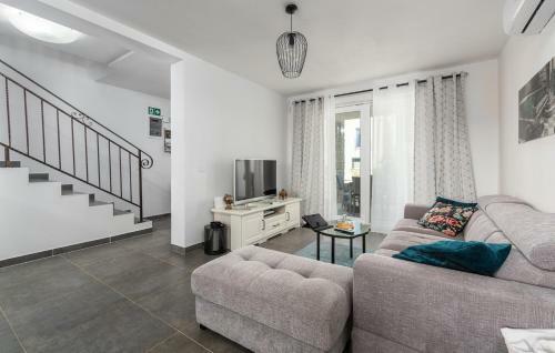 Holiday House Businia With Whirlpool