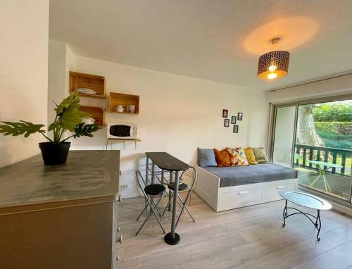 Apartamento Studio Entre La Place Des 5 Cantons Et La Plage