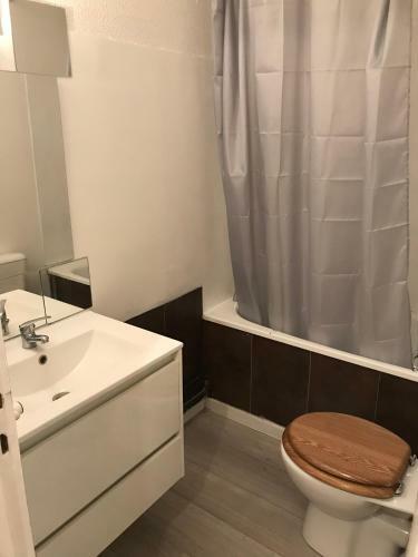 Apartamento Studio Entre La Place Des 5 Cantons Et La Plage