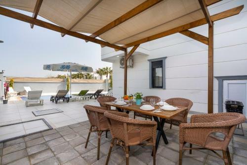 Marvelous Secluded Villa With Private Pool In Serik, Antalya