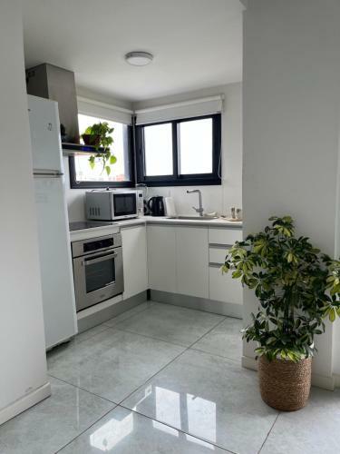 Apartamento Departamento De 2 Ambientes Con Cochera Privada