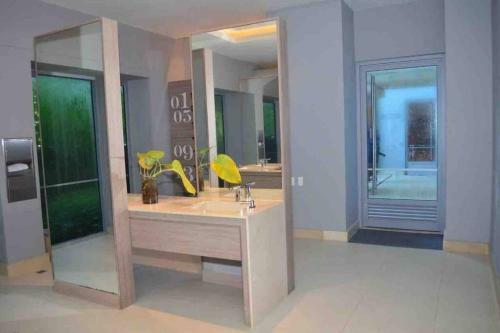 Hermoso Apartamento Con Vista Al Mar Ubicado En El Edificio Morros Eco