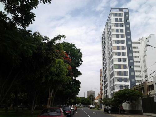 Apartamento Completo Frente A Parque.
