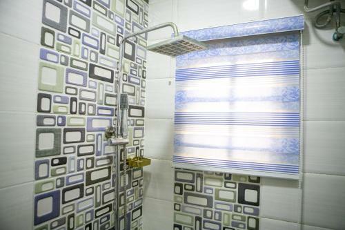 Apartamento Metrohills Business Suites