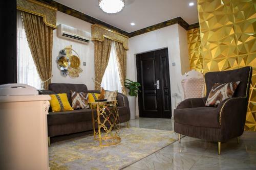 Apartamento Metrohills Business Suites