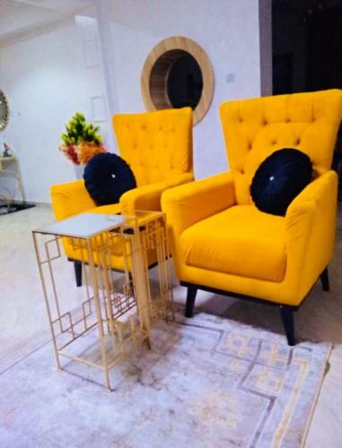 Apartamento Metrohills Business Suites