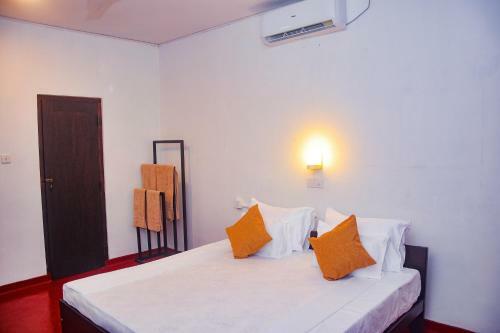 Hostal Jlh Beach Hotel Hikkaduwa
