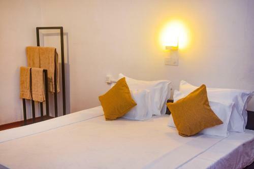 Hostal Jlh Beach Hotel Hikkaduwa