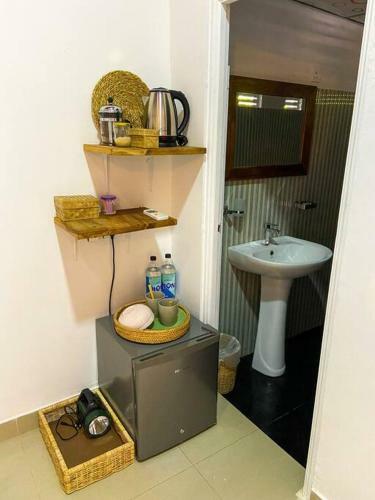 Hiriketiya Enclave With Private Yard And Kitchen.