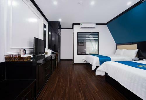 Holiday Hotel Halong Bay