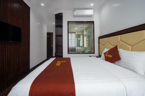 Holiday Hotel Halong Bay