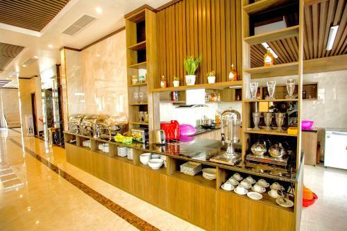 Holiday Hotel Halong Bay