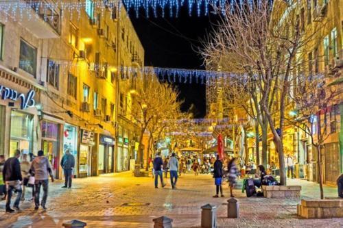 Apartamento Panoramic Balcony // Ben Yehuda // Street View 4