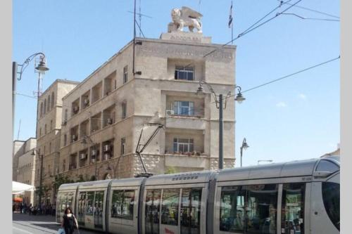Apartamento Panoramic Balcony // Ben Yehuda // Street View 4