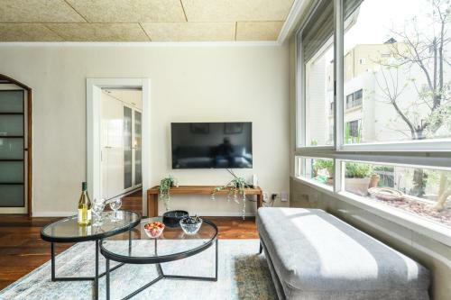 Stylish And Modern 3br Telaviv Apartment
