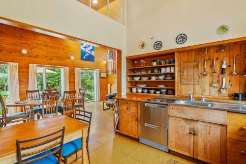 Te Horo Beach Retreat - Te Horo Beach Holiday Home
