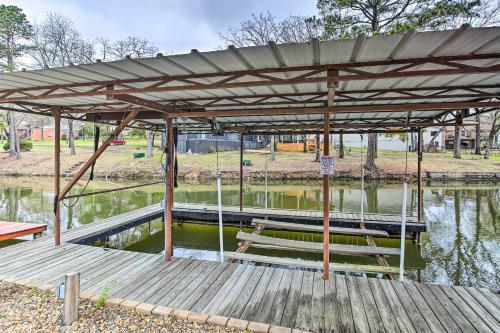 Serene Waterfront House Boat Dock And Kayaks!