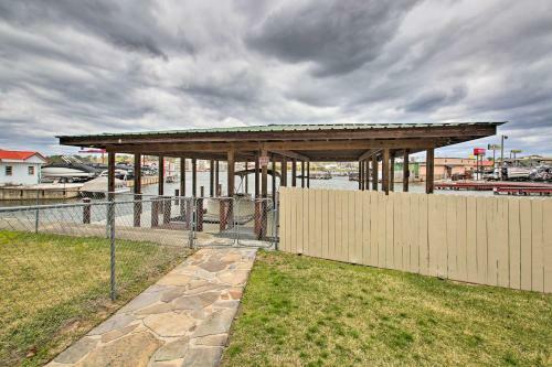 Lakefront Hot Springs Home With Grill And 2 Docks