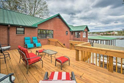 Lakefront Hot Springs Home With Grill And 2 Docks