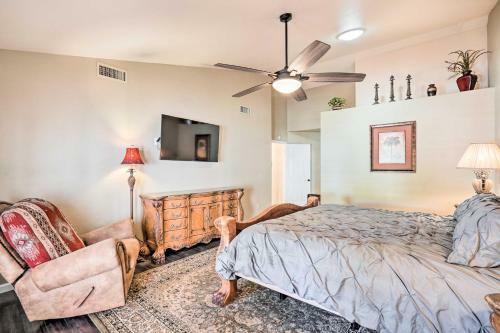 Peaceful Glendale Home With Yard, Patio And Pool!