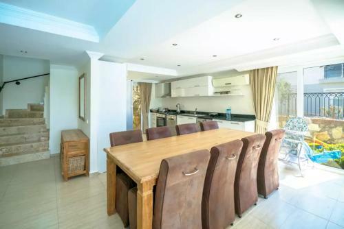 Villa Golden-�l�deniz'de Do?a Manzaral? L�ks Villa