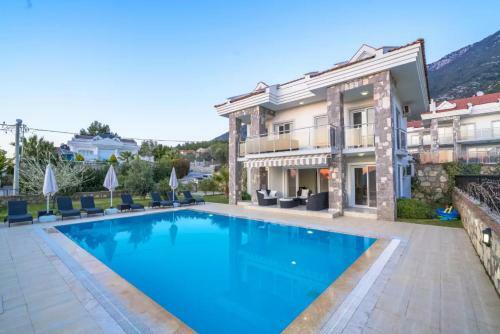 Villa Golden-�l�deniz'de Do?a Manzaral? L�ks Villa