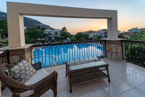 Emerald Villa In �l�deniz