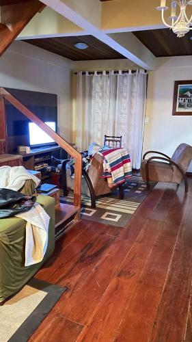 Chal� Dos Bastianis