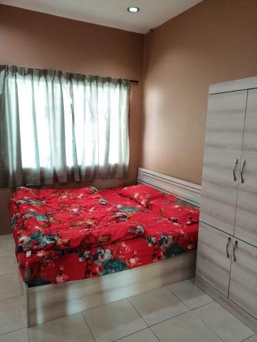 Azzalea Terrace House 4 @ Taman Royal Lily