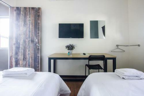 Explore 3br Gardenhouse Retreats (free Parking)