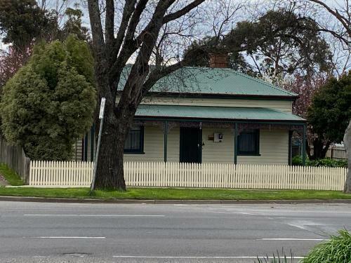 Delightful And Charming Rose Cottage